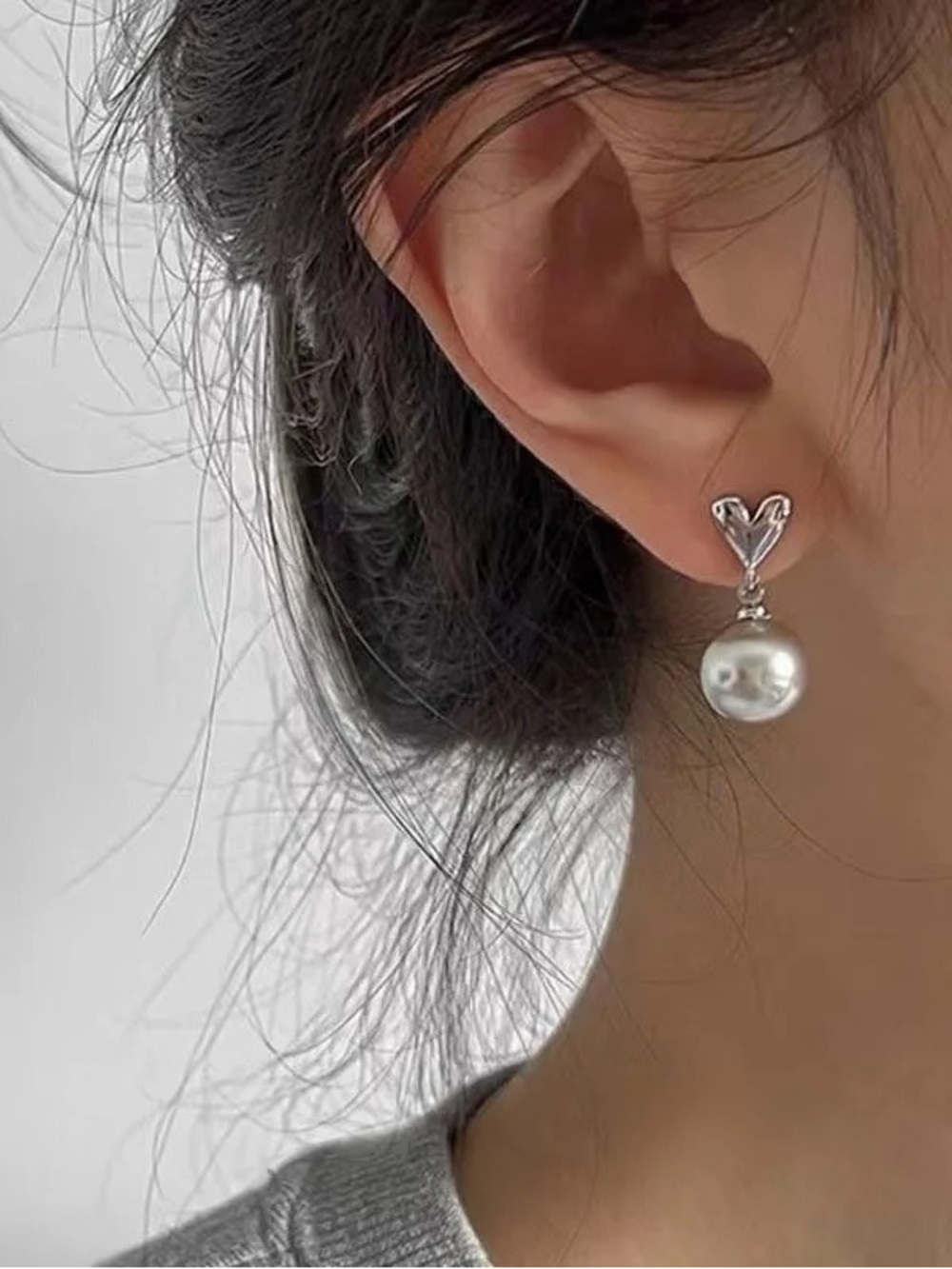 3/$40 NWT French Grey Imitation Pearl Earrings - Picture 3 of 3